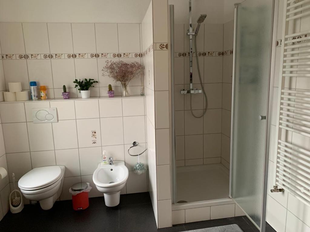 Guenstige Zimmer-Unterkunft Zimmer Mit Gemeinschaftsbad 로라흐 외부 사진